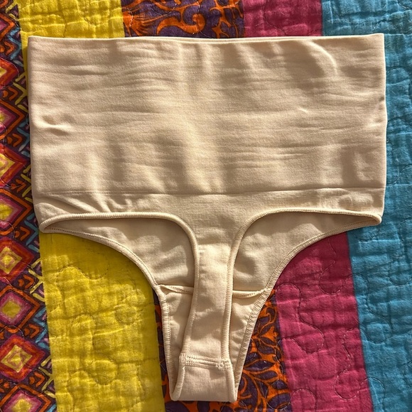 Skims shapewear - Picture 1 of 3